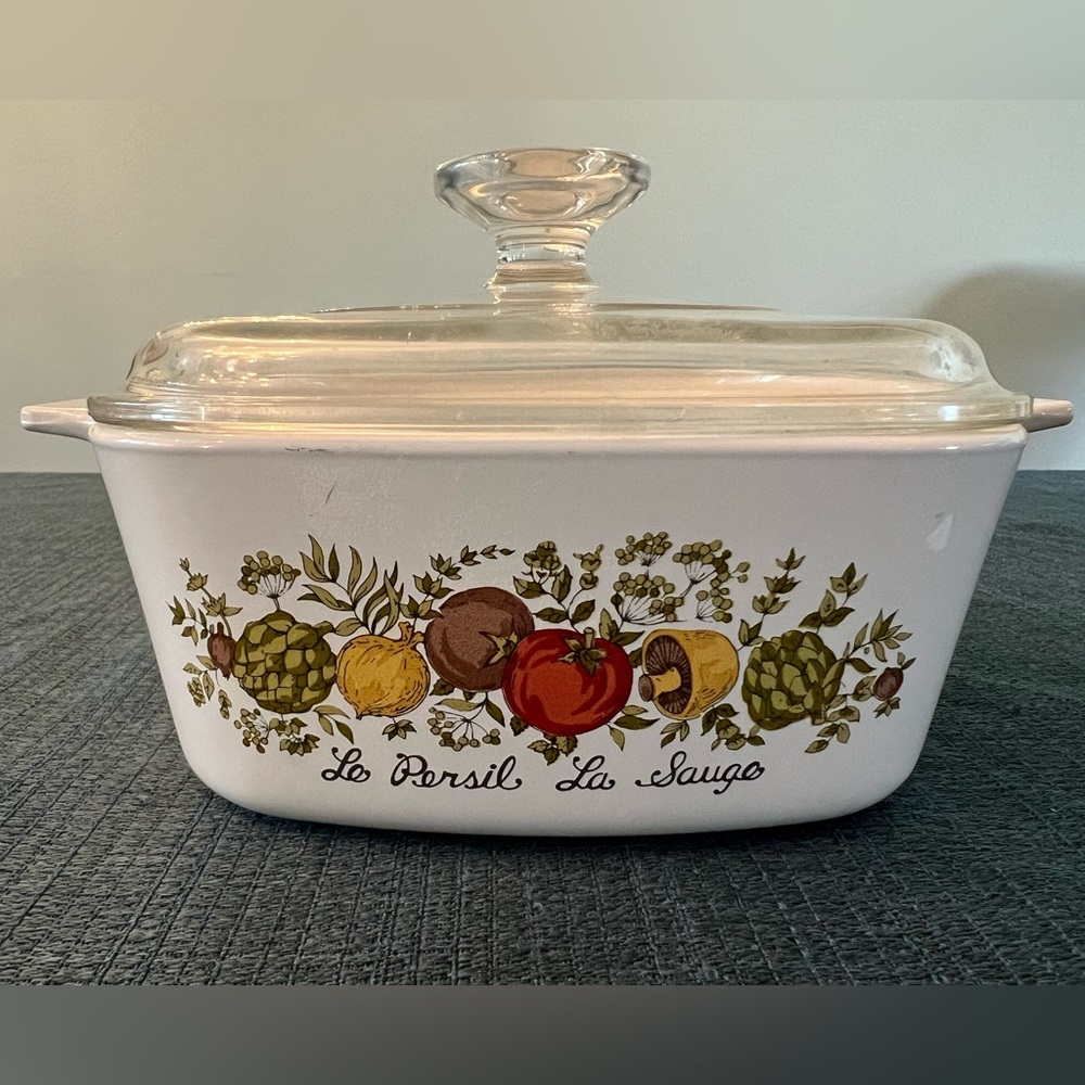 VINTAGE Corningware “Spice of Life” 1 1/5 Quart with Lid! PRISTINE Condition!!